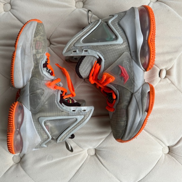 Nike LeBron 19 'Fast Food' DD0418-001 Youth 4.5 US 4.5Y - Picture 5 of 6